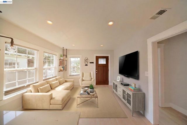 5706 Brookdale Ave, Oakland, CA 94605