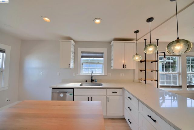 5706 Brookdale Ave, Oakland, CA 94605