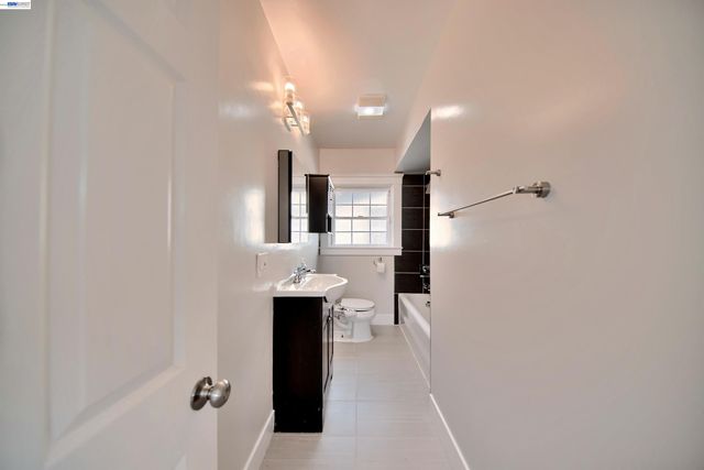 5706 Brookdale Ave, Oakland, CA 94605