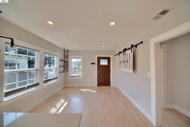 5706 Brookdale Ave, Oakland, CA 94605