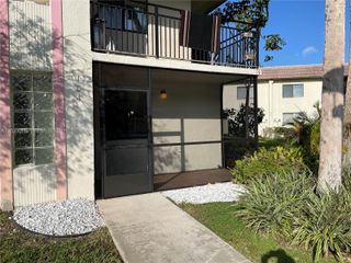 409 Lakeview Drive 104, Weston, FL 33326
