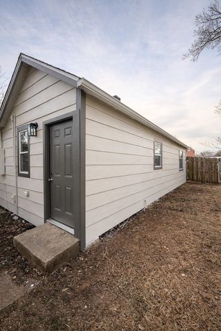 1618 N Piatt Ave, Wichita, KS 67214