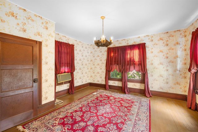 311 E Colorado Street, La Grange, TX 78945