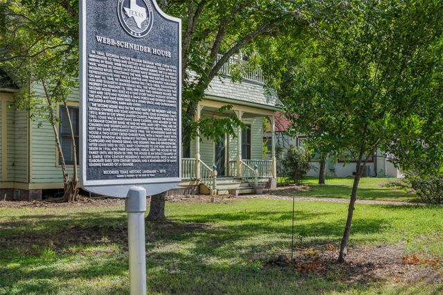 311 E Colorado Street, La Grange, TX 78945