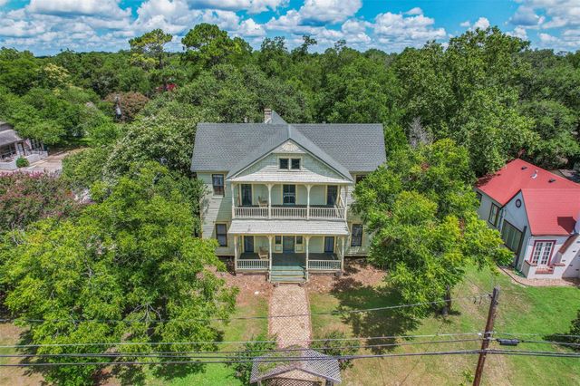 311 E Colorado Street, La Grange, TX 78945