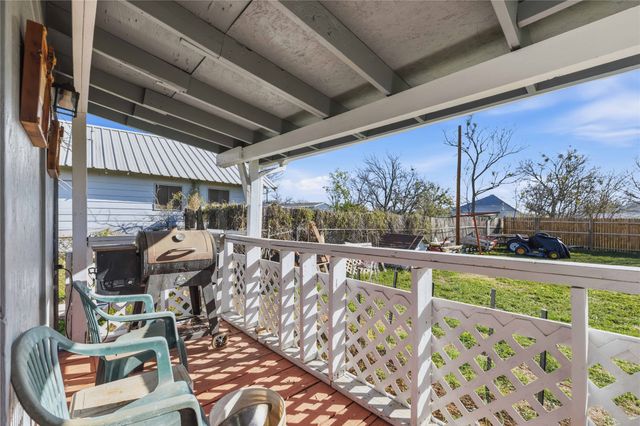 915 S Neches Street, Coleman, TX 76834