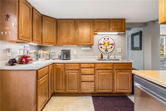 1524 Lyndale Avenue, Eau Claire, WI 54701