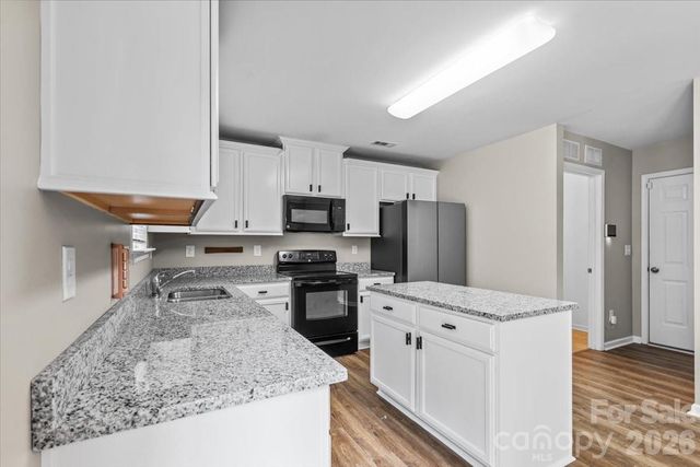 5229 Hawkins Meadow Court, Charlotte, NC 28213