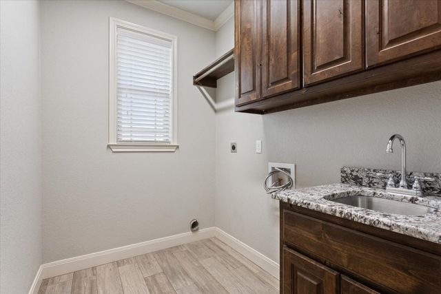 358 Sunland Park, Robinson, TX 76706