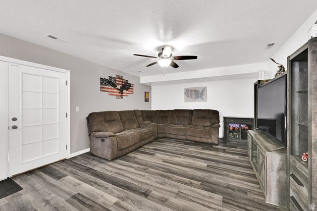 5414 S 3400 W, Roy, UT 84067