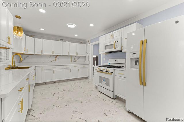 35408 Farragut Avenue, Westland, MI 48186