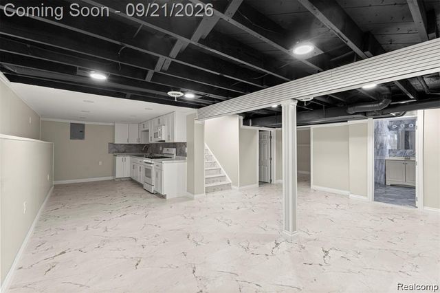 35408 Farragut Avenue, Westland, MI 48186