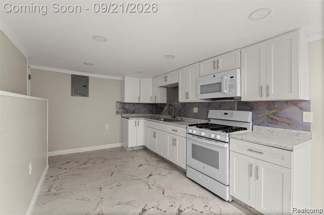 35408 Farragut Avenue, Westland, MI 48186