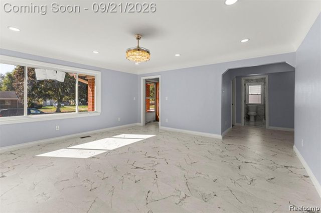 35408 Farragut Avenue, Westland, MI 48186