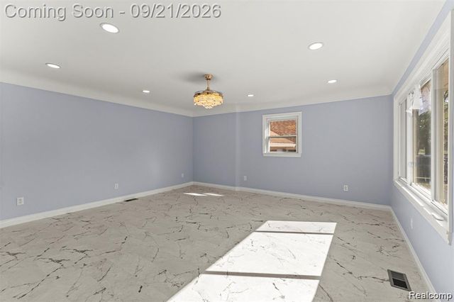 35408 Farragut Avenue, Westland, MI 48186