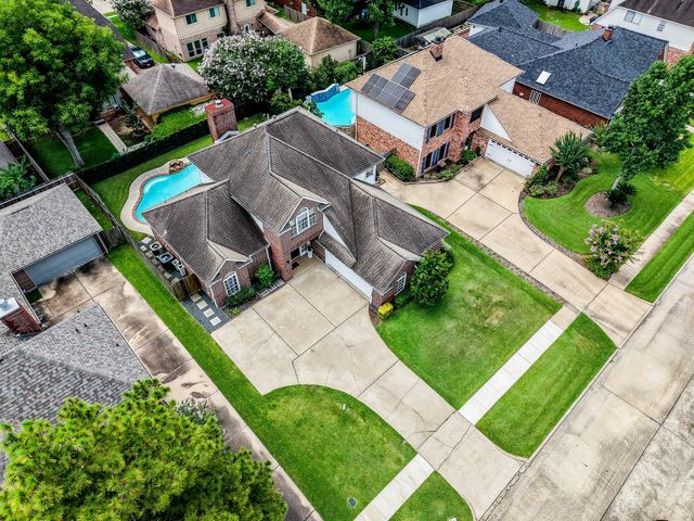 118 Mill Trail Drive, Sugar Land, TX 77498