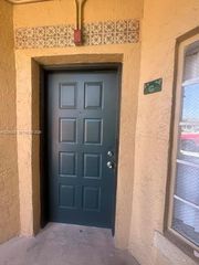 18336 NW 68th Ave C, Hialeah, FL 33015