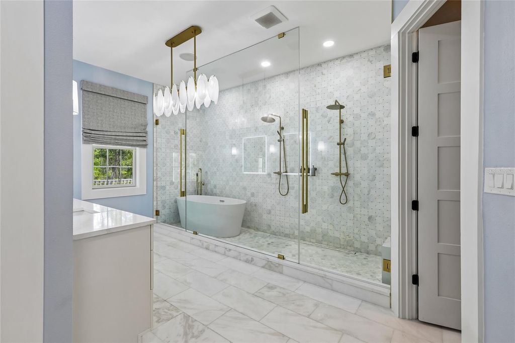 Image 28 of property listing at 8410 KENAVIS PLACE, Odessa, FL 33556