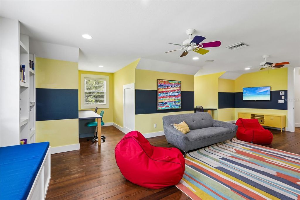 Image 40 of property listing at 8410 KENAVIS PLACE, Odessa, FL 33556