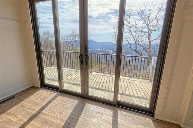 416 Winding View, Clayton, GA 30525
