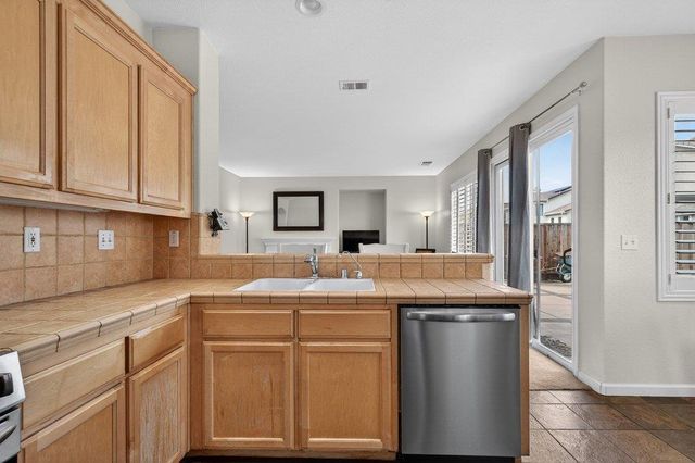 730 Calais Drive, Hollister, CA 95023