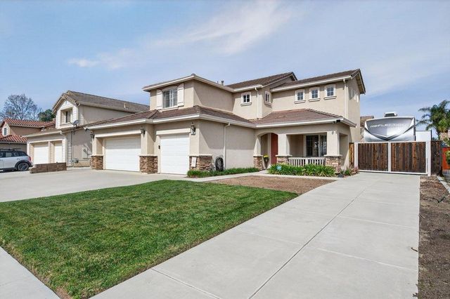 730 Calais Drive, Hollister, CA 95023