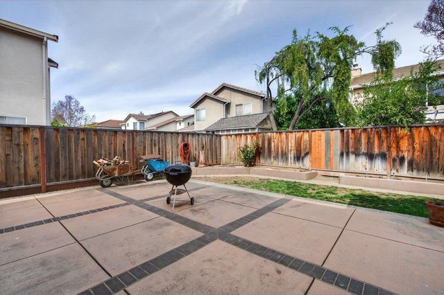 730 Calais Drive, Hollister, CA 95023