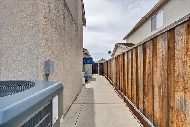 730 Calais Drive, Hollister, CA 95023