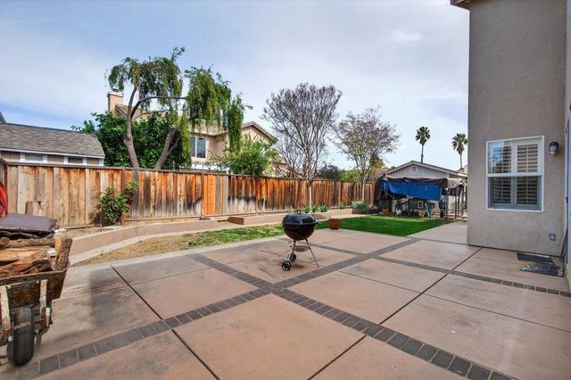 730 Calais Drive, Hollister, CA 95023