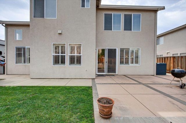 730 Calais Drive, Hollister, CA 95023