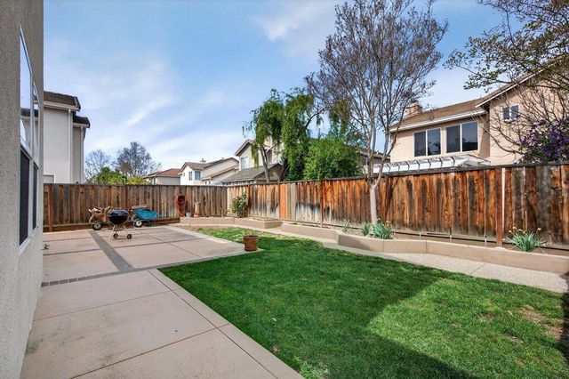 730 Calais Drive, Hollister, CA 95023