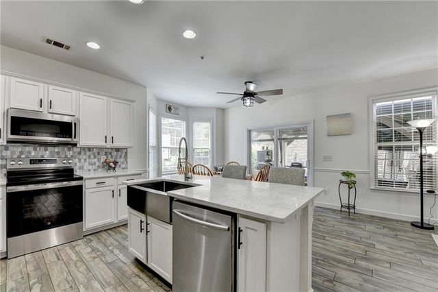 3329 Castleberry Village Circle, Cumming, GA 30040