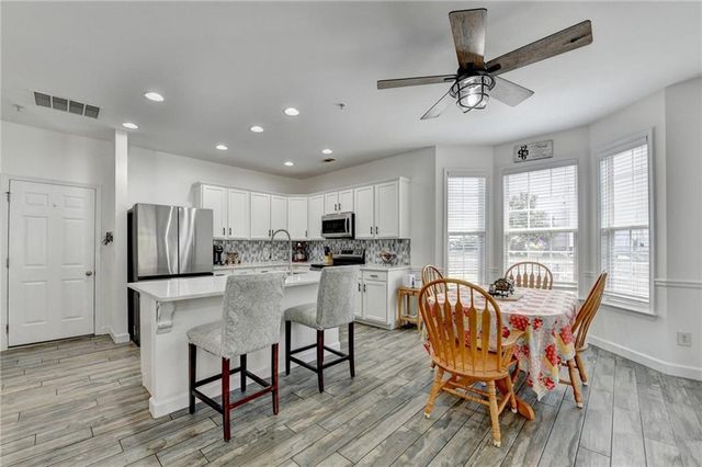3329 Castleberry Village Circle, Cumming, GA 30040