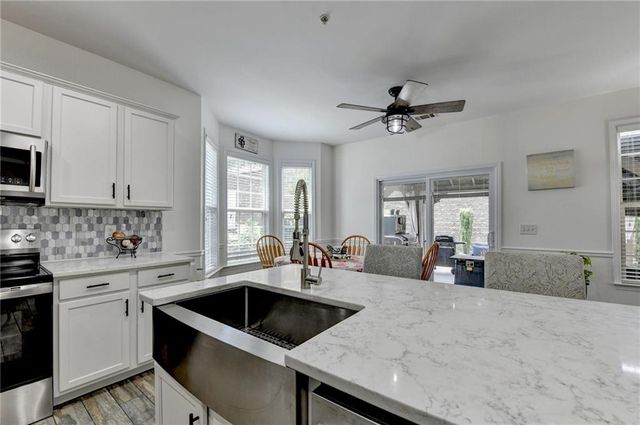 3329 Castleberry Village Circle, Cumming, GA 30040