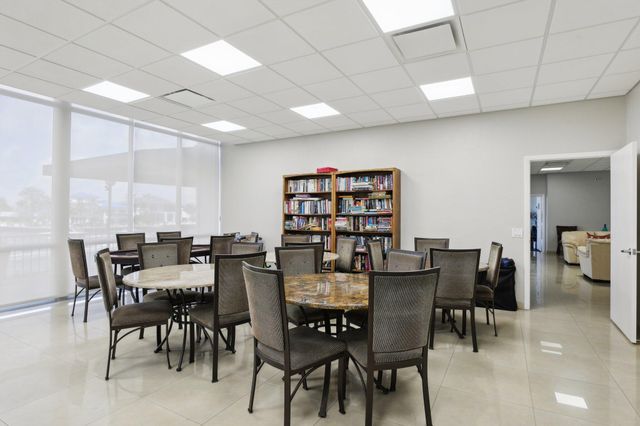 521 N Riverside Drive 208, Pompano Beach, FL 33062