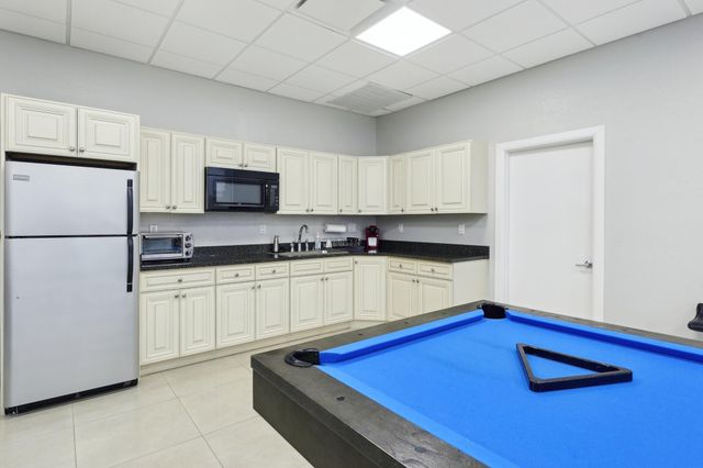 521 N Riverside Drive 208, Pompano Beach, FL 33062