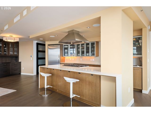1310 Nw NAITO Pkwy 901A, Portland, OR 97209