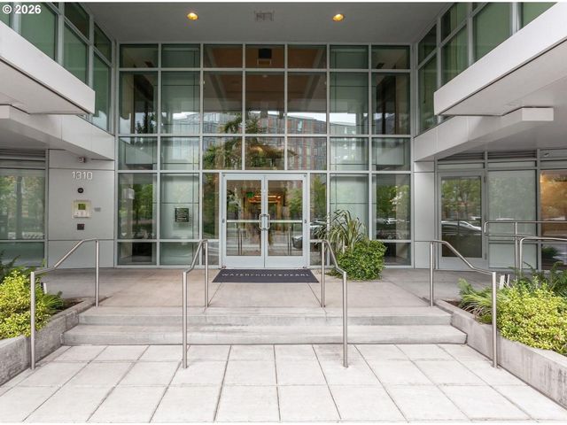 1310 Nw NAITO Pkwy 901A, Portland, OR 97209