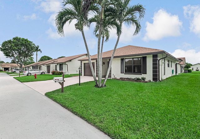 6210 Olivewood Circle, Greenacres, FL 33463