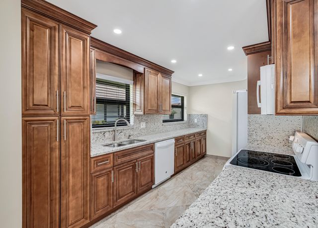 6210 Olivewood Circle, Greenacres, FL 33463