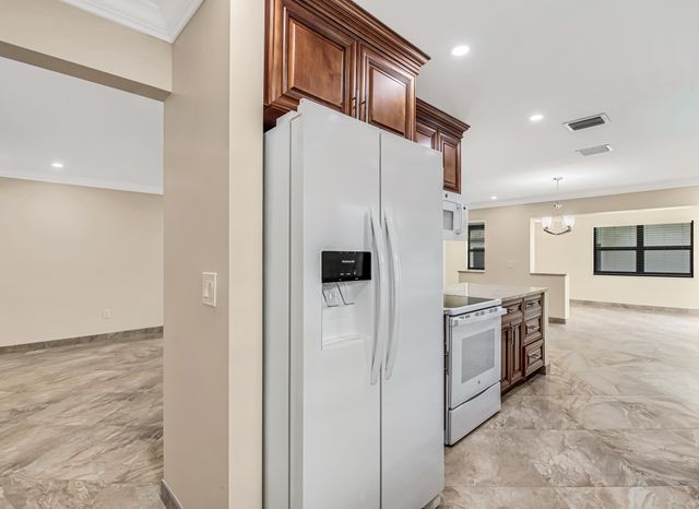 6210 Olivewood Circle, Greenacres, FL 33463