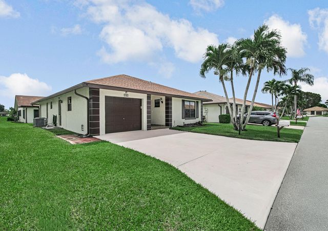 6210 Olivewood Circle, Greenacres, FL 33463