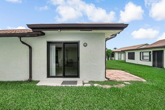 6210 Olivewood Circle, Greenacres, FL 33463
