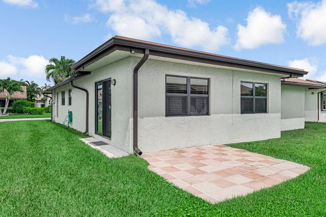 6210 Olivewood Circle, Greenacres, FL 33463