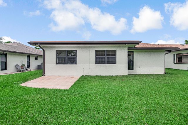 6210 Olivewood Circle, Greenacres, FL 33463