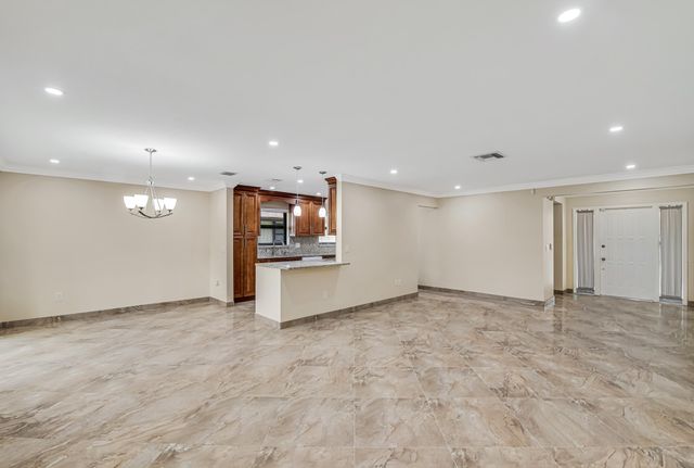 6210 Olivewood Circle, Greenacres, FL 33463