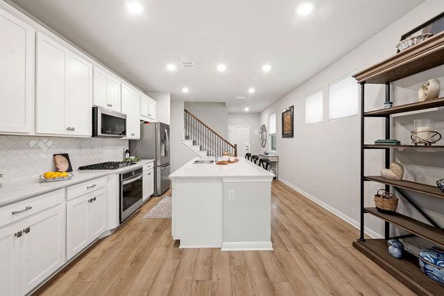 2417 Roosevelt RD, Leander, TX 78641