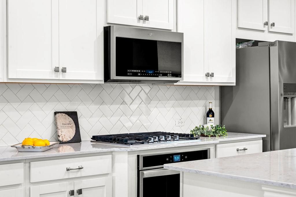 2417 Roosevelt RD, Leander, TX 78641