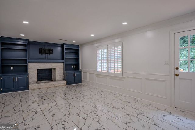 557 Daisy Nash Drive SW, Lilburn, GA 30047