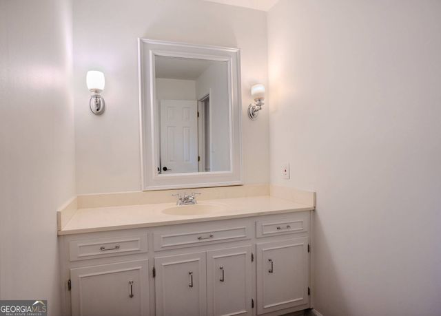 557 Daisy Nash Drive SW, Lilburn, GA 30047